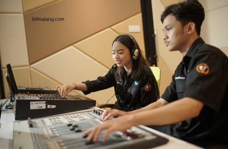 Ilmu Komunikasi dan Media Digital: Membentuk Opini Publik